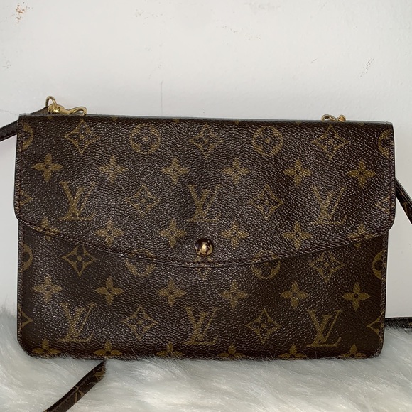 225 Pre Owned Authentic Vintage Louis Vuitton Monogram Crossbody Bag - Picture 3 of 15